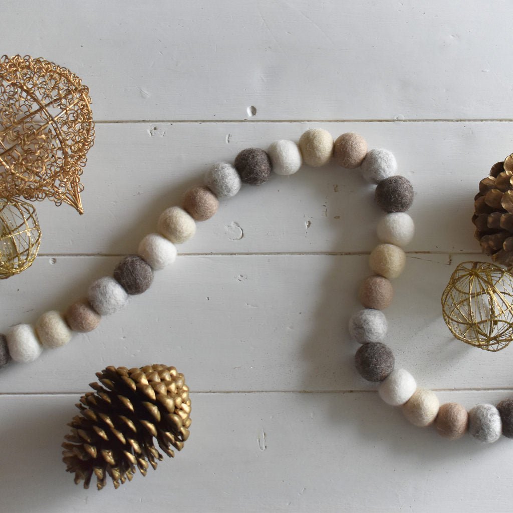 Cosy Cabin Christmas Garland - Tik Tak Design Co.