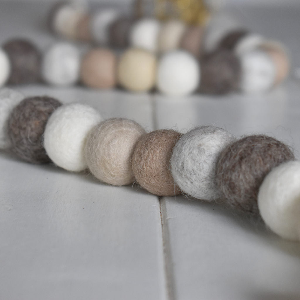 Cosy Cabin Christmas Garland - Tik Tak Design Co.