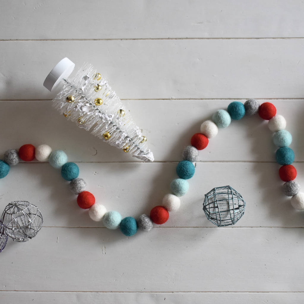 Holly Jolly Christmas Garland - Tik Tak Design Co.