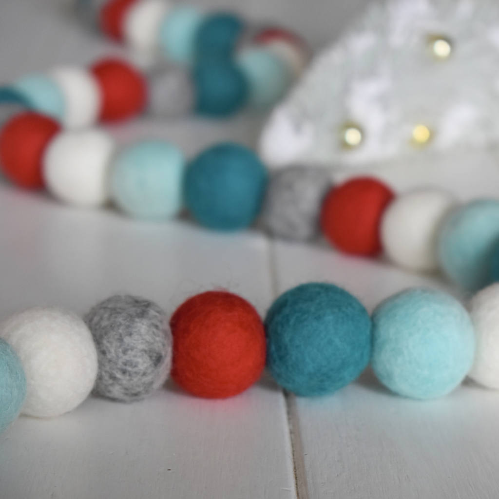 Holly Jolly Christmas Garland - Tik Tak Design Co.